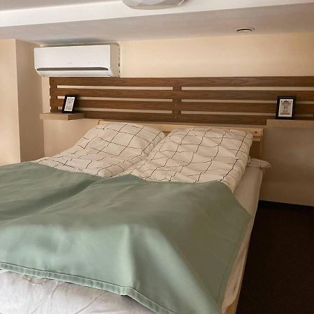 Apartamenty Dobra Noc Przy Wawelu 2 Bedrooms Krakow Luaran gambar